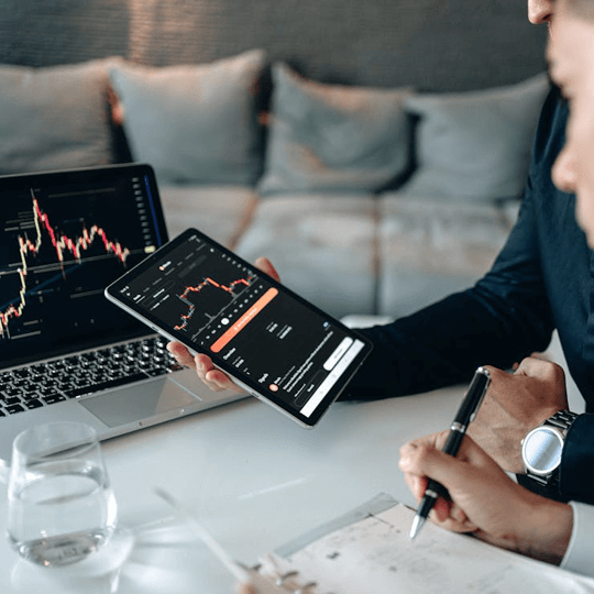 LomexarioFin - Team di esperti di criptovalute